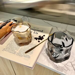 玻璃扭扭造型杯